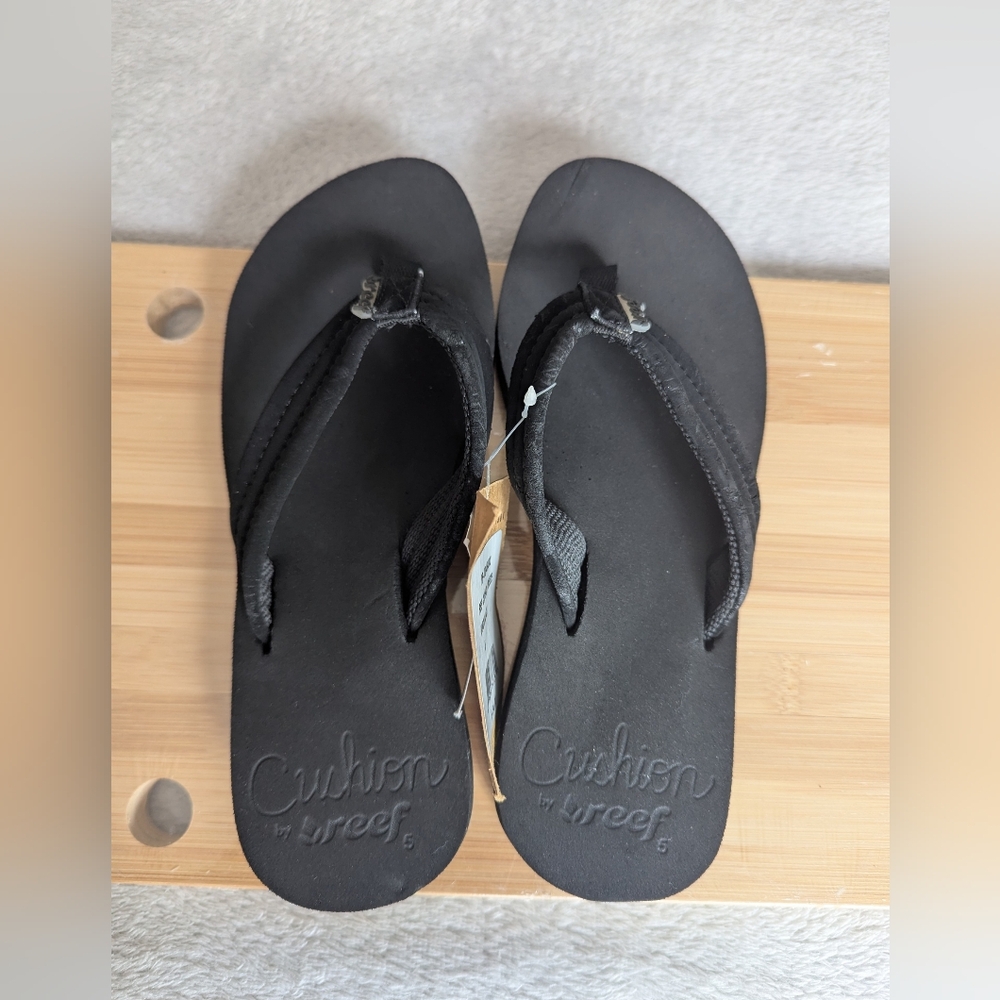 Reef Women’s Cushion Breeze Sandals - Black - Size 5 - Picture 4 of 8